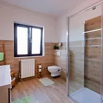 Villa Margerita With Private Pool, Yard And Parking