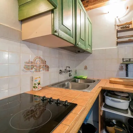 Margerita With Private Pool, Yard And Parking Kastelir