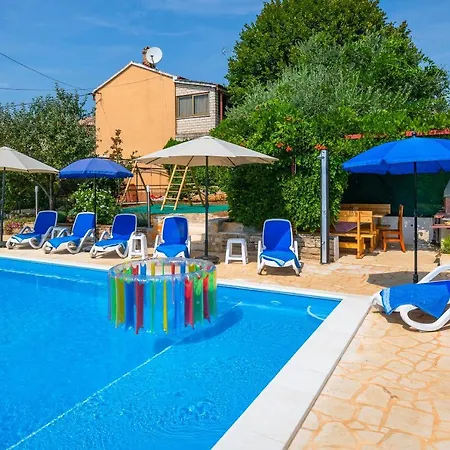 Villa Margerita With Private Pool, Yard And Parking