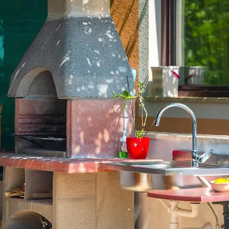 Margerita With Private Pool, Yard And Parking 别墅 Kaštelir