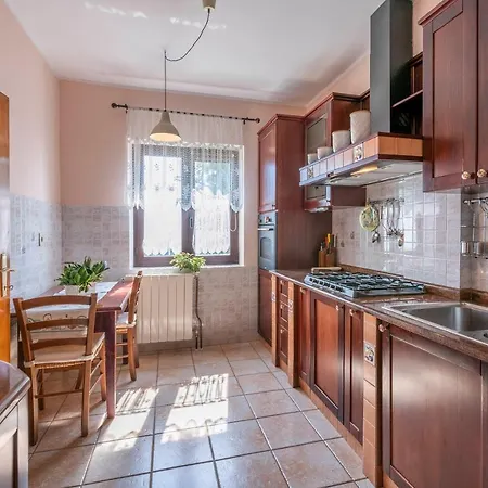 Margerita With Private Pool, Yard And Parking *