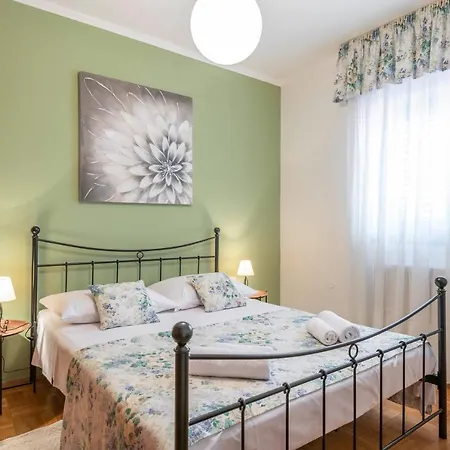 Margerita With Private Pool, Yard And Parking 别墅 Kaštelir