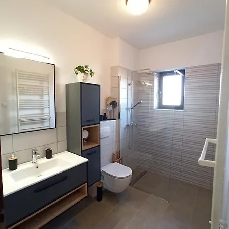 Margerita With Private Pool, Yard And Parking *
